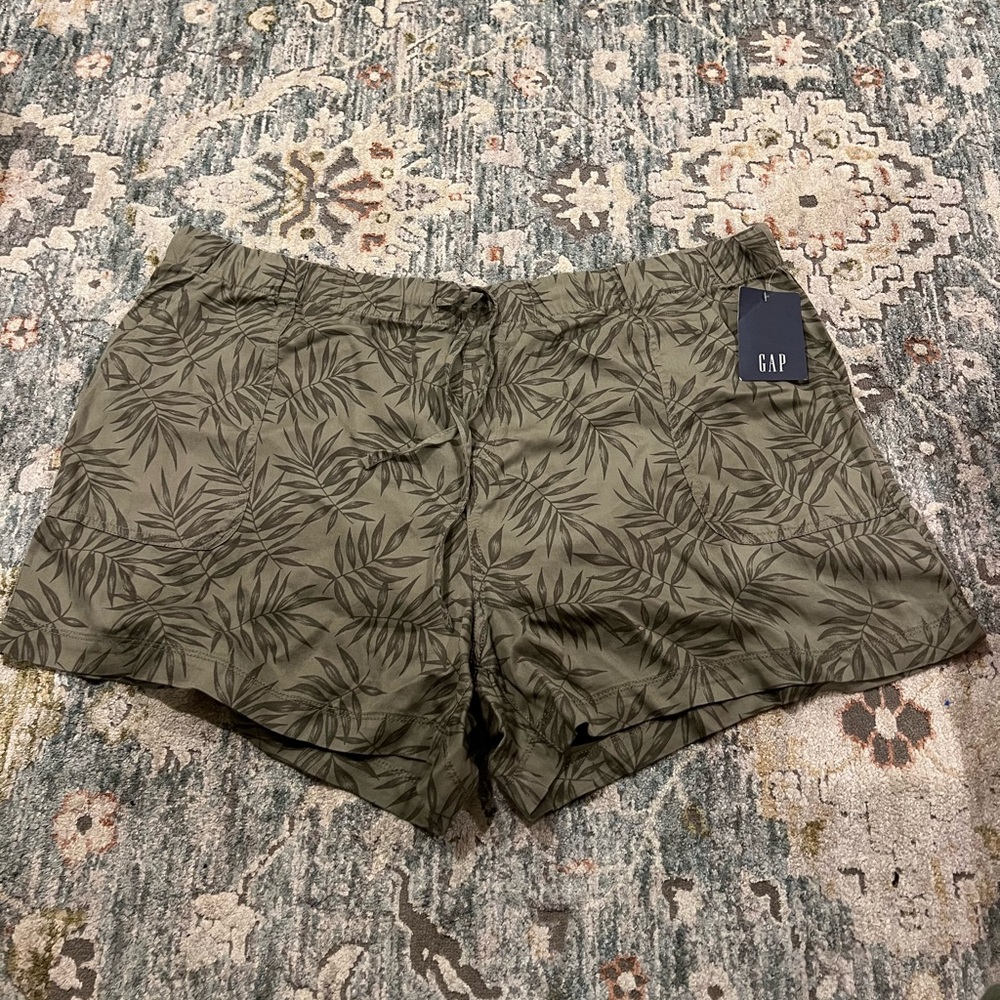 GAP Khaki Leaf Patterned Shorts NWT